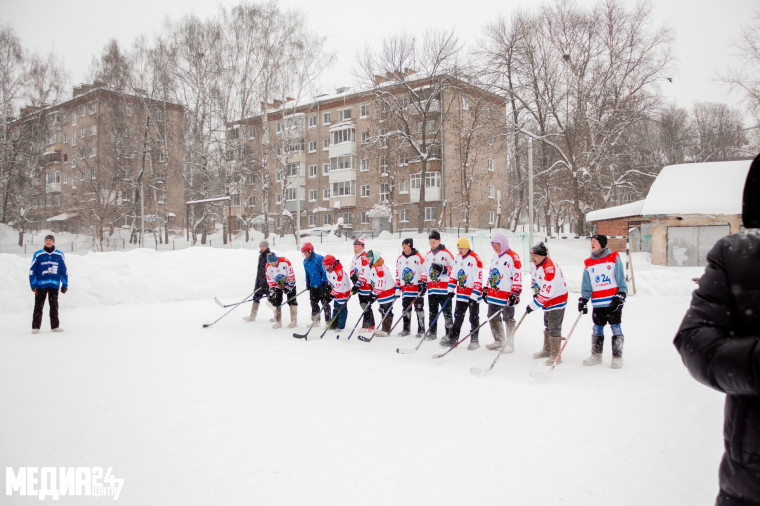 Хоккей на валенках.