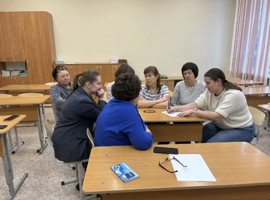 Не учить, а вдохновлять: в ИТ-лицее №24 прошел педагогический совет нового формата!.